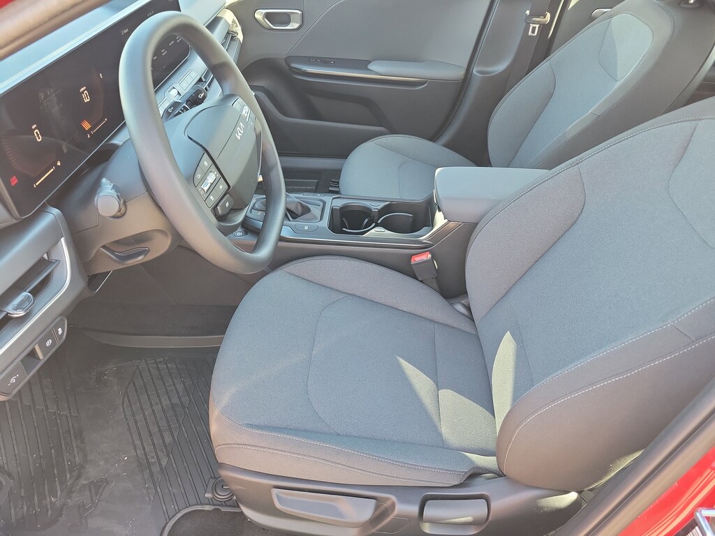 New 2025 Kia K4 LXS Sedan