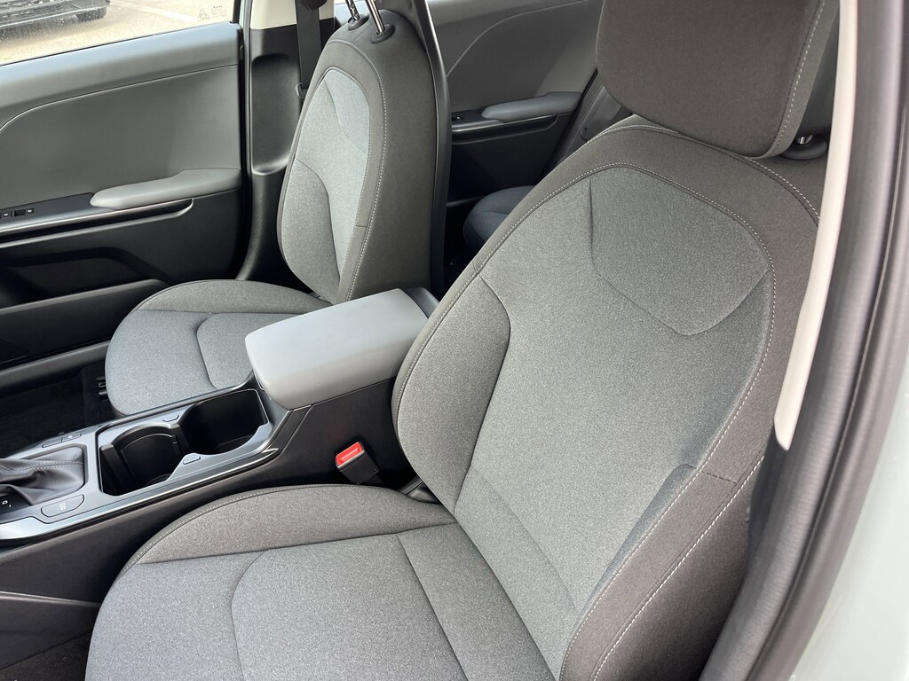 New 2025 Kia K4 LXS Sedan