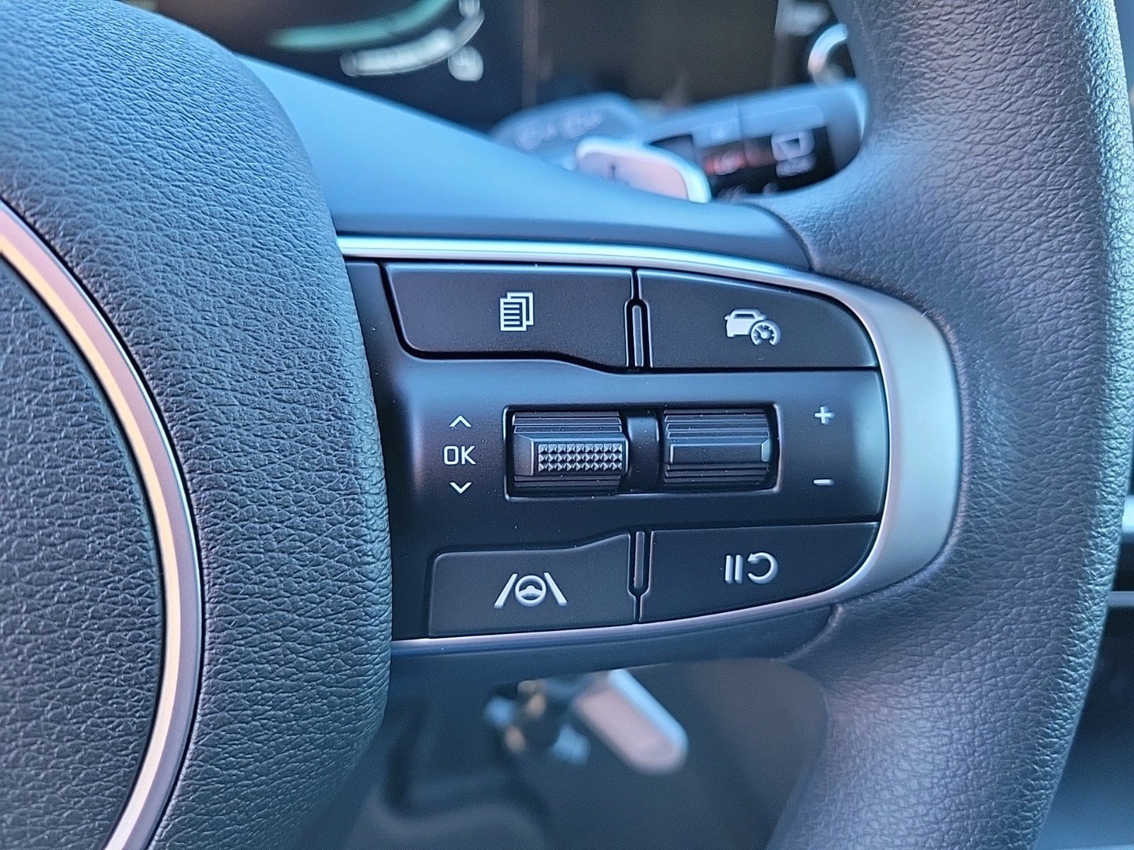 2025 Kia Sportage LX Hybrid - Photo 13