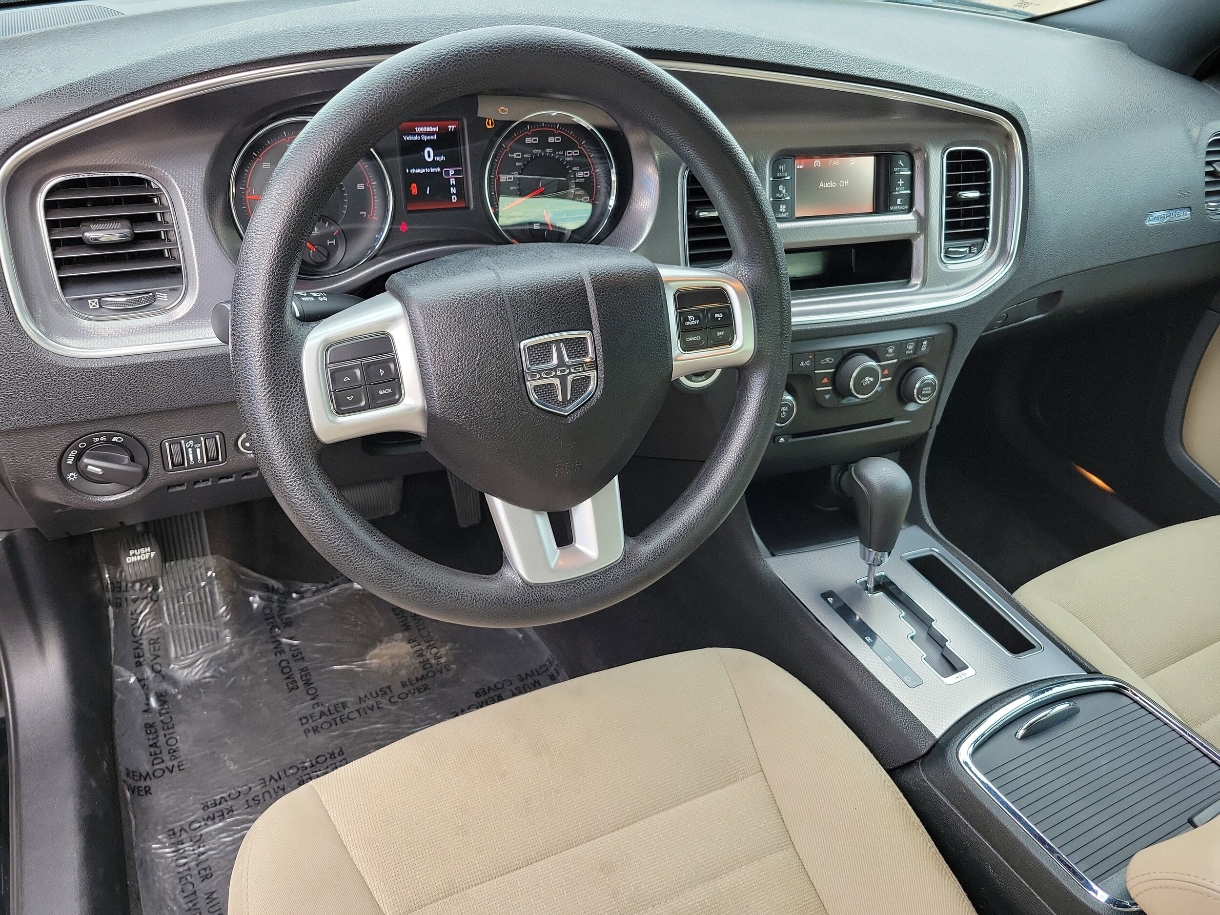 2012 Dodge Charger SE photo 2