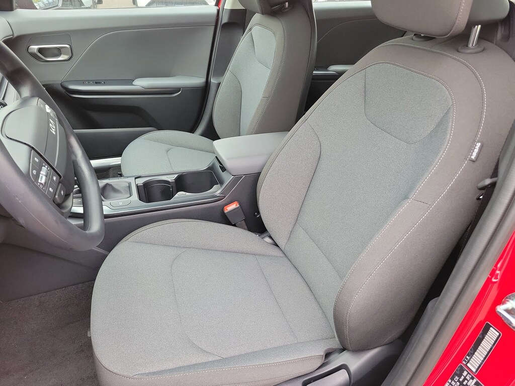 New 2025 Kia K4 LXS Sedan