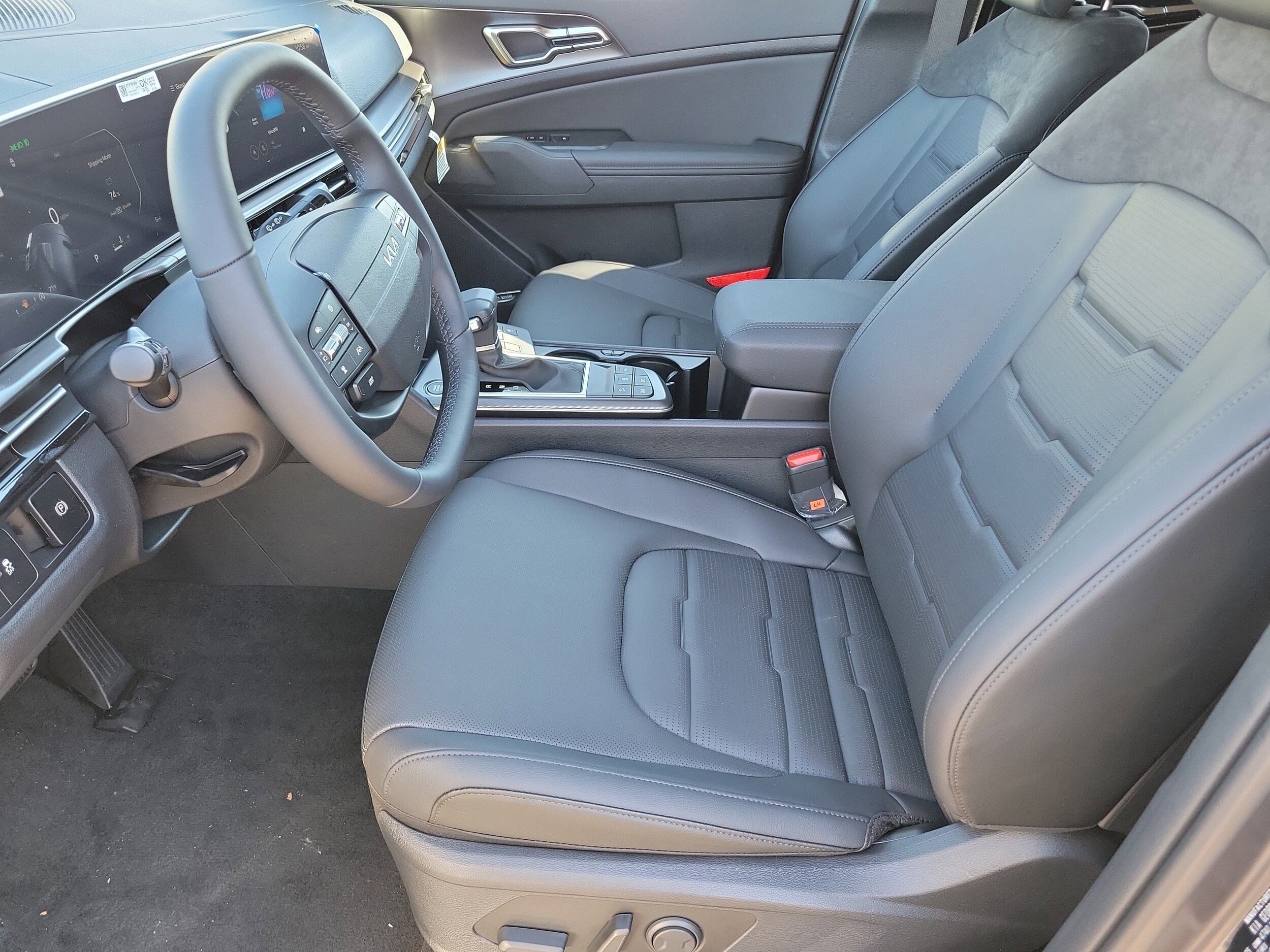 2026 Kia Sportage photo 3