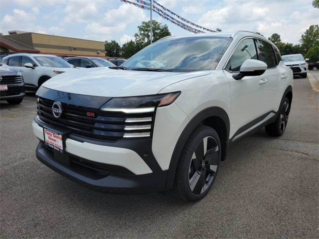 New 2025 Nissan Kicks SR SUV