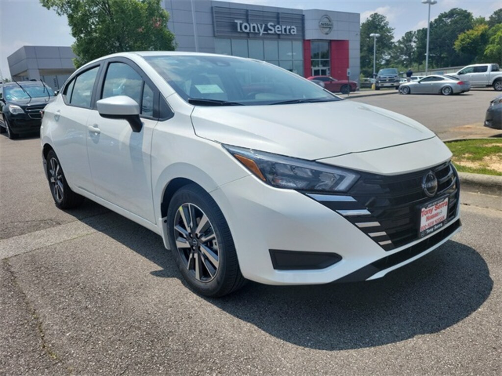 New 2025 Nissan Versa 1.6 SV Sedan