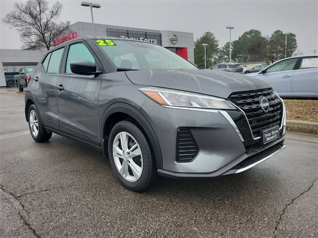 2025 Nissan KICKS PLAY Base