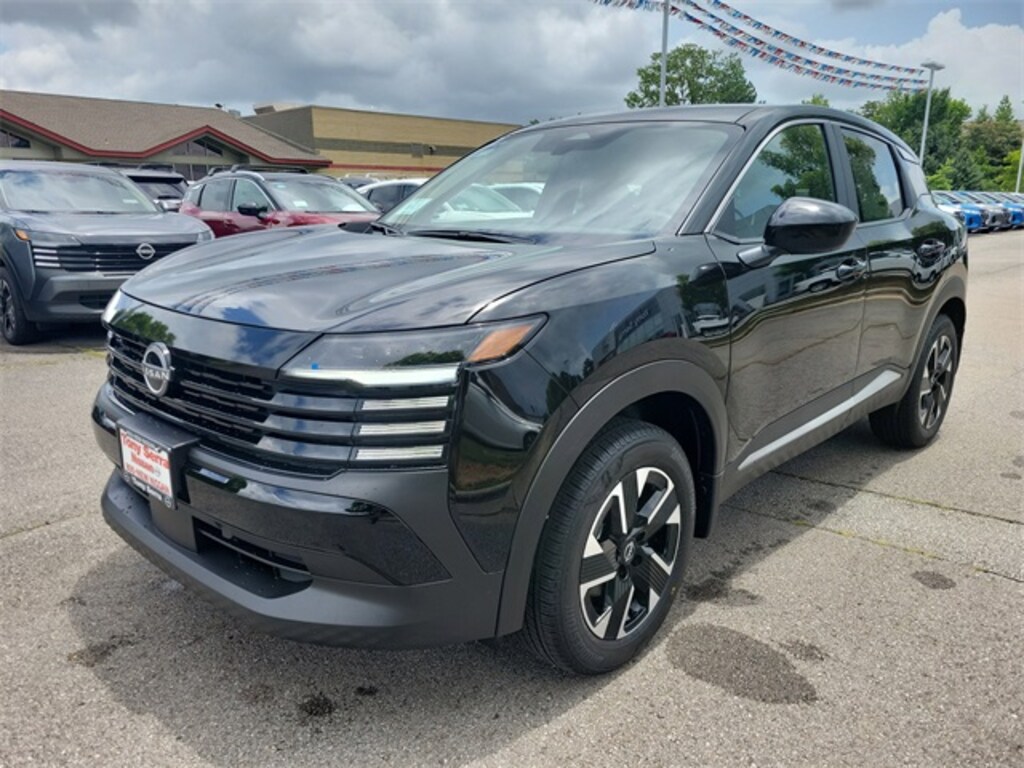 New 2025 Nissan Kicks SV SUV