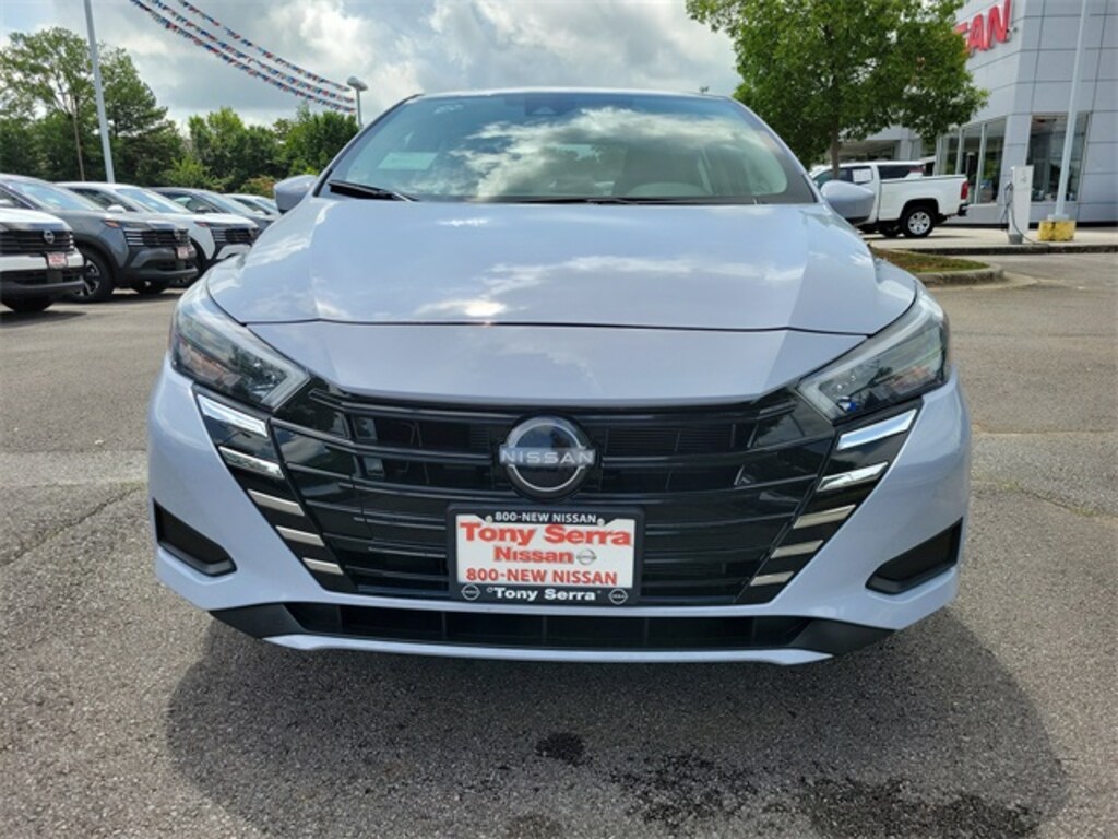 New 2025 Nissan Versa 1.6 SV Sedan