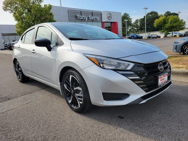 2025 Nissan Versa SR's photo