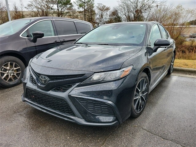 2022 Toyota Camry SE photo 3