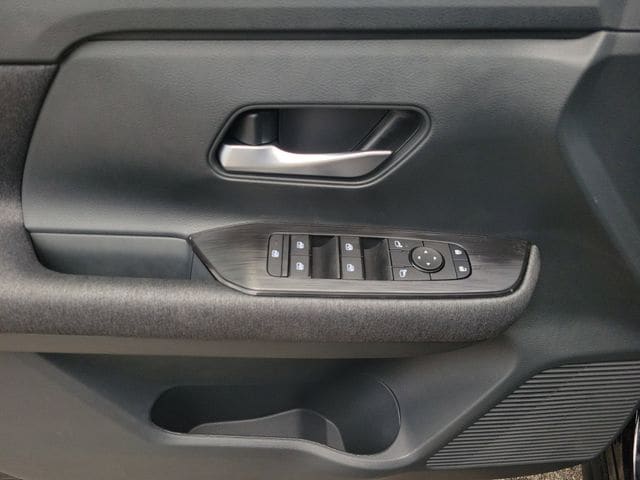 2025 Nissan Kicks SV AWD - Photo 14
