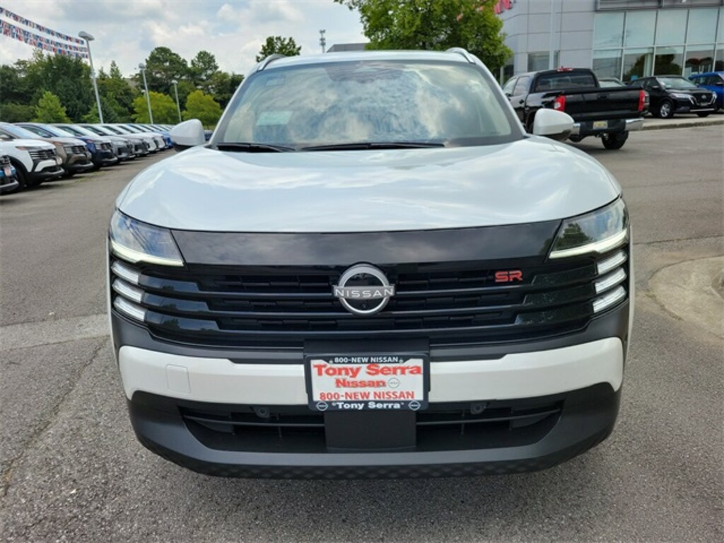 New 2025 Nissan Kicks SR SUV