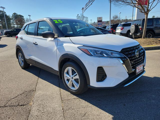 2025 Nissan KICKS PLAY Base's photo