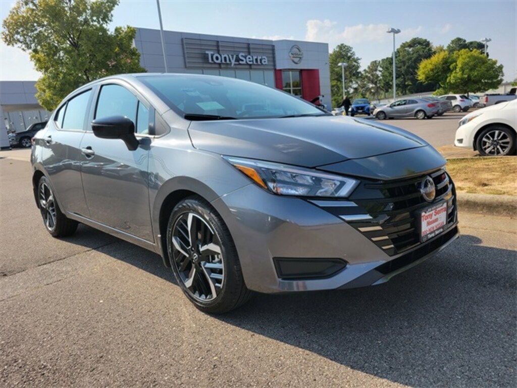 New 2025 Nissan Versa 1.6 SR Sedan