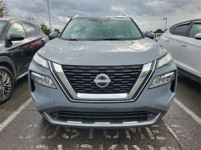 2022 Nissan Rogue SL photo 2