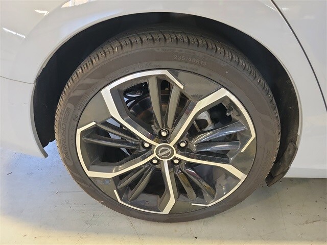 2023 Nissan Altima 2.5 SR photo 3