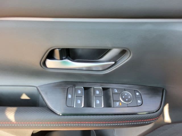 2026 Nissan KICKS SR - Photo 13