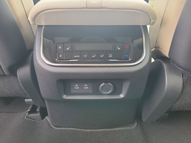 2025 Nissan Armada Platinum - Photo 19