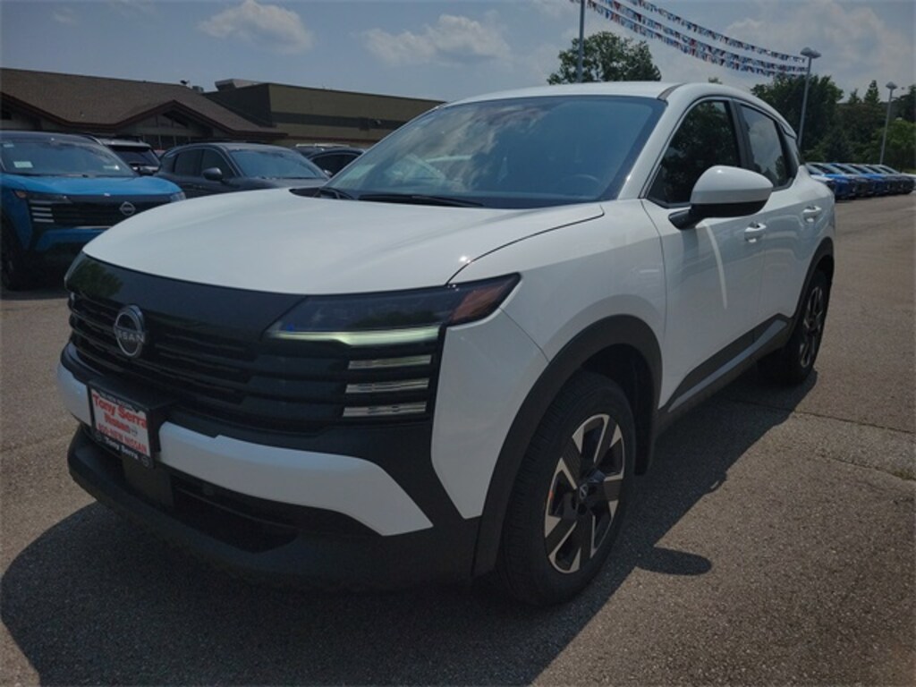 New 2025 Nissan Kicks SV SUV