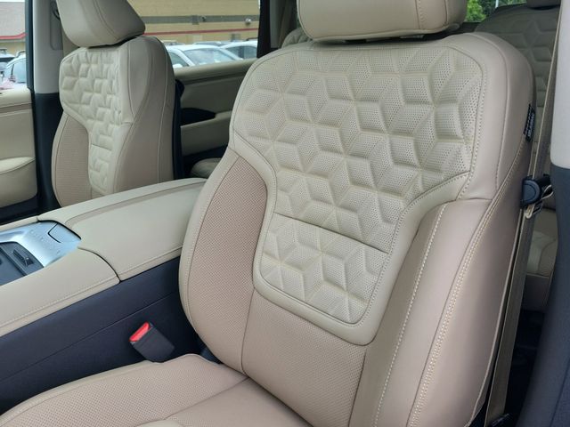 2025 Nissan Armada Platinum - Photo 13