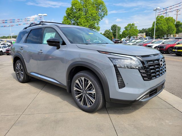 2026 Nissan Pathfinder Platinum 2WD's photo