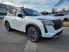 2026 Nissan Pathfinder Platinum SUV