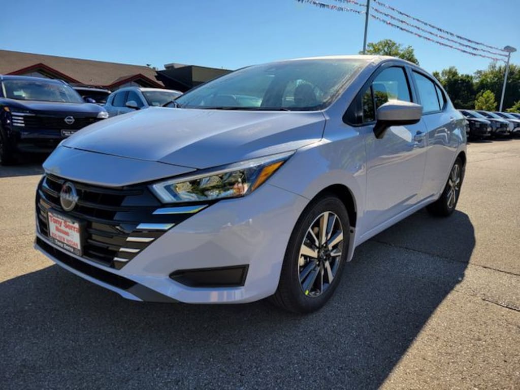 New 2025 Nissan Versa 1.6 SV Sedan