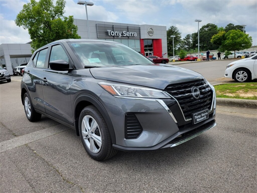 New 2025 Nissan Kicks Play S SUV