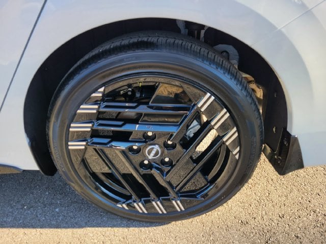 2026 Nissan Sentra SR - Photo 9