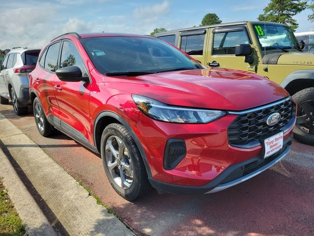 2025 Ford Escape ST-Line FWD's photo