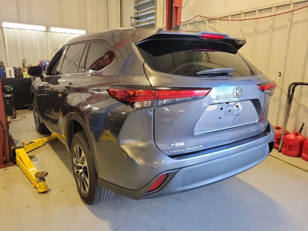 Used 2022 Toyota Highlander XLE SUV