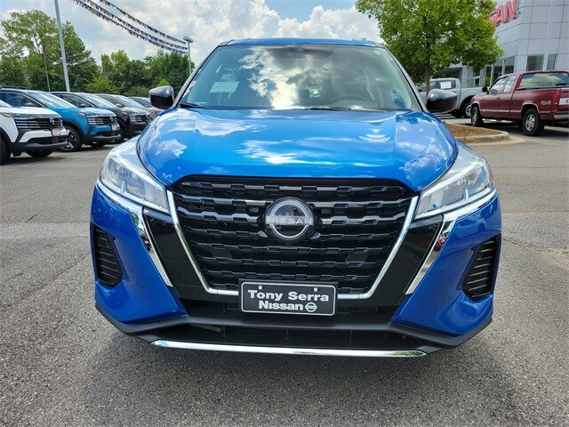 2025 Nissan Kicks Play S photo 2