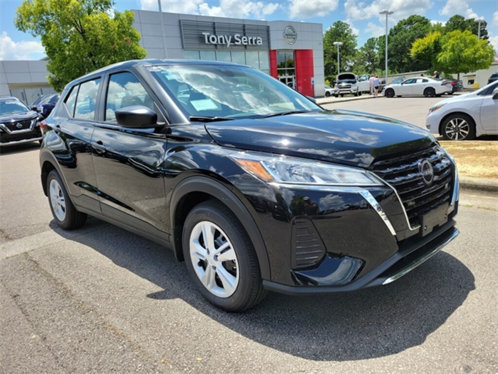 New 2025 Nissan Kicks Play S SUV