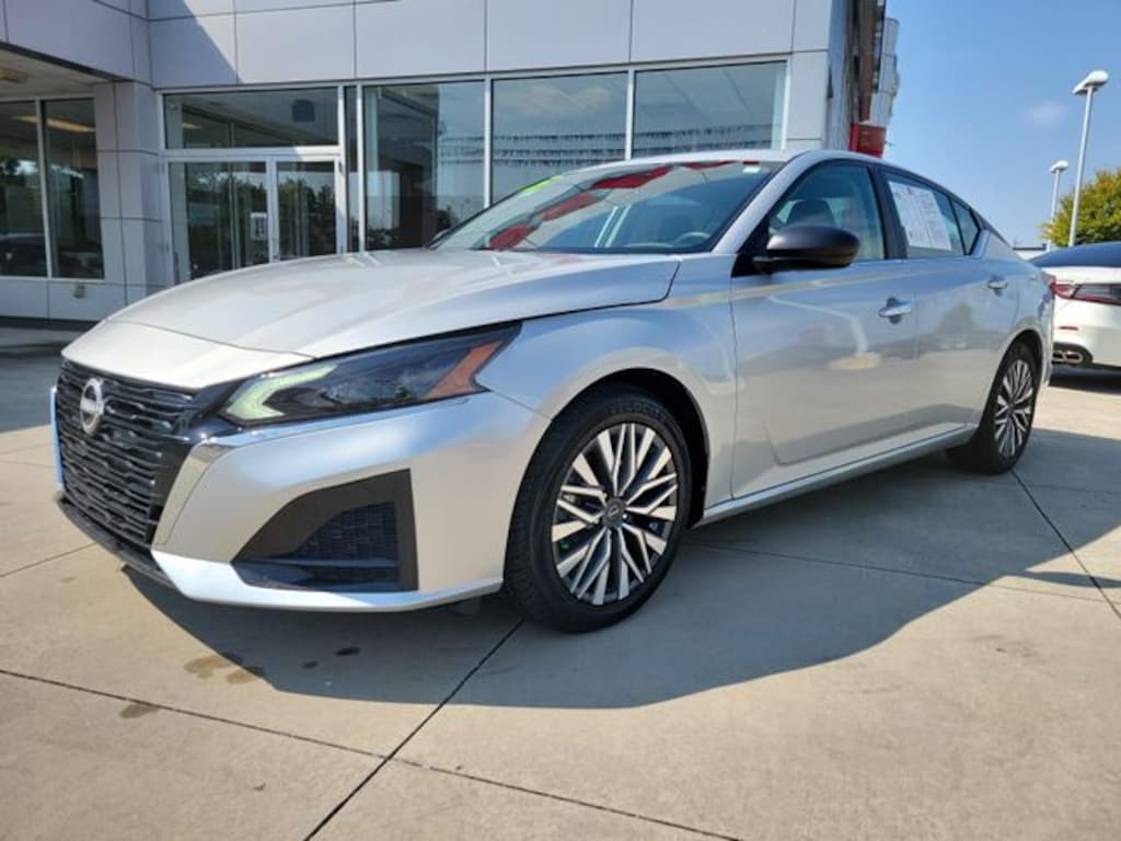 Certified 2025 Nissan Altima SV Sedan
