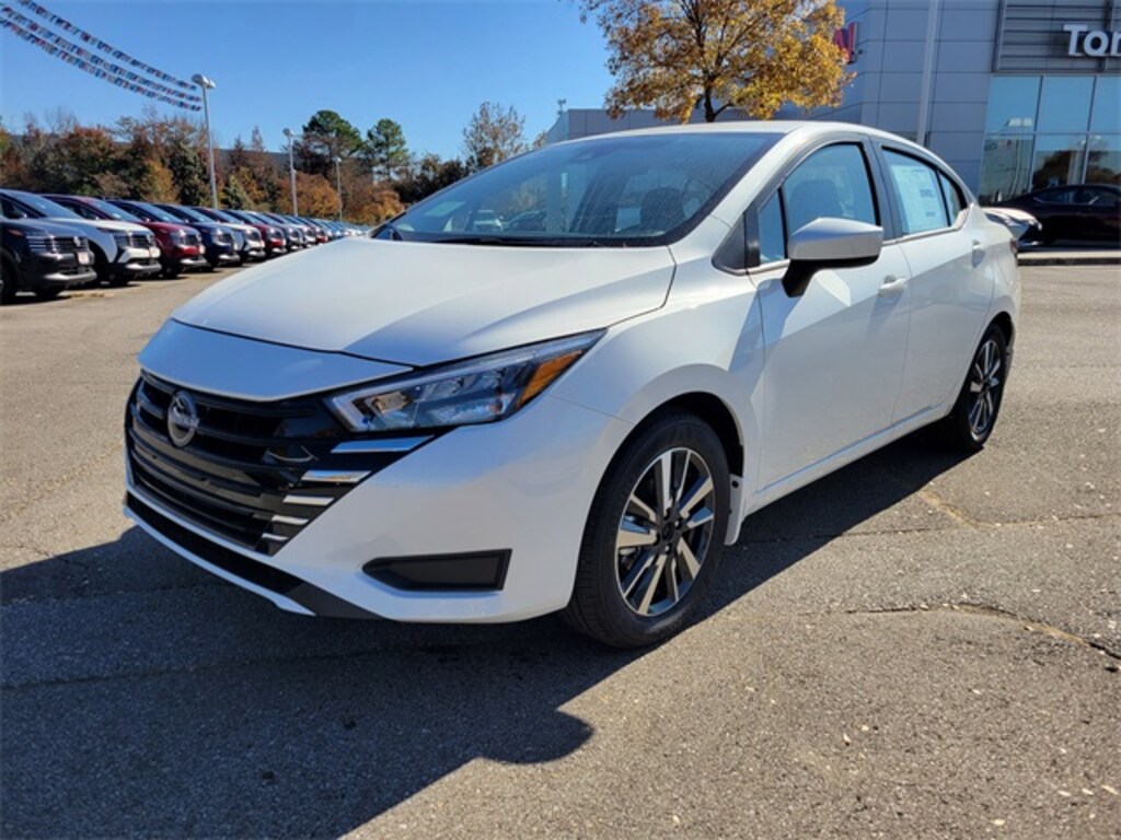 New 2025 Nissan Versa 1.6 SV Sedan