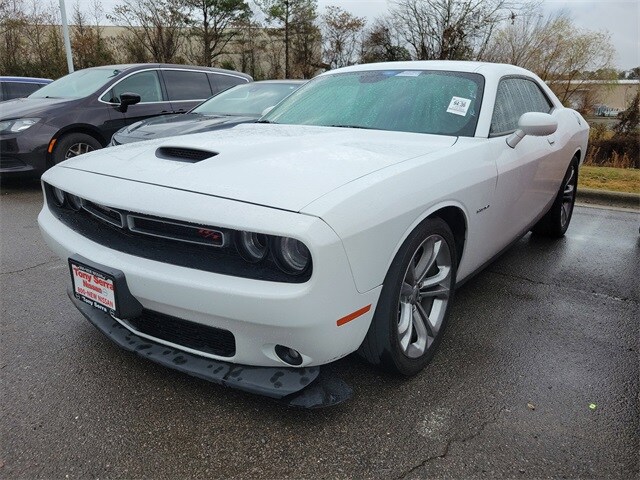 2022 Dodge Challenger R/T photo 3