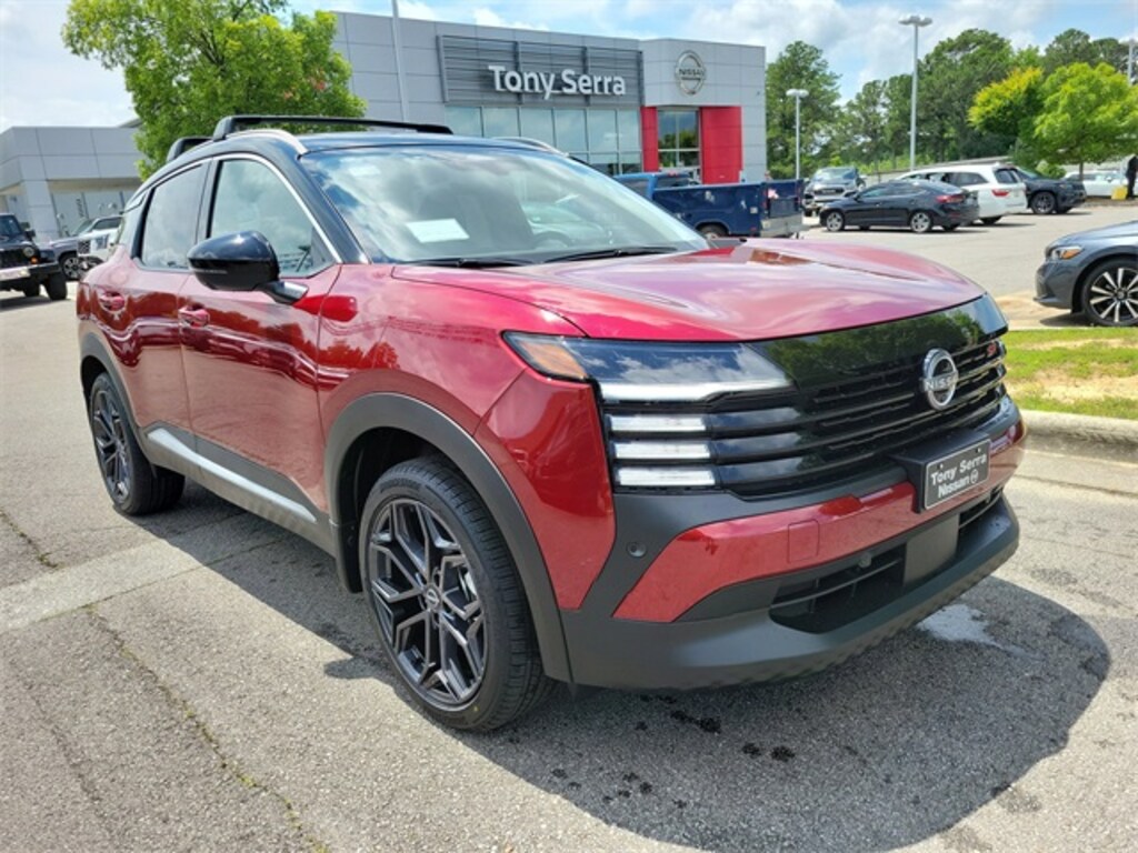 New 2025 Nissan Kicks SR SUV