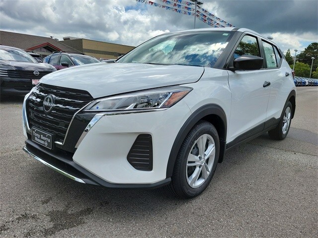 2025 Nissan Kicks Play S photo 3