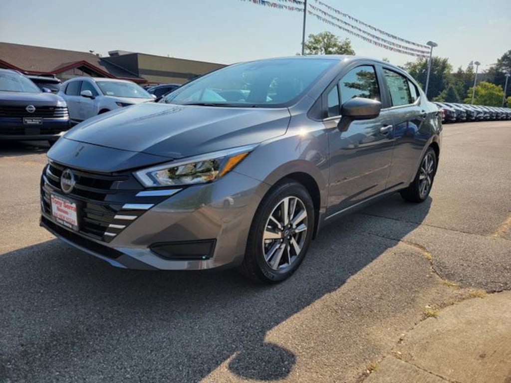 New 2025 Nissan Versa 1.6 SV Sedan