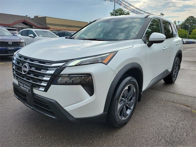 2026 Nissan Rogue SV photo 2