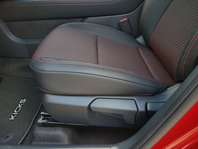2025 Nissan Kicks SR AWD - Photo 12