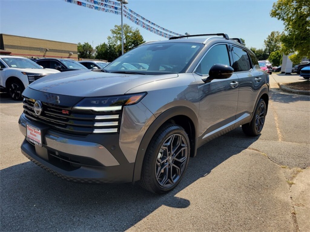 New 2026 Nissan Kicks SR SUV