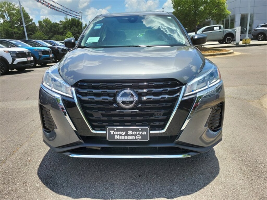 New 2025 Nissan Kicks Play S SUV