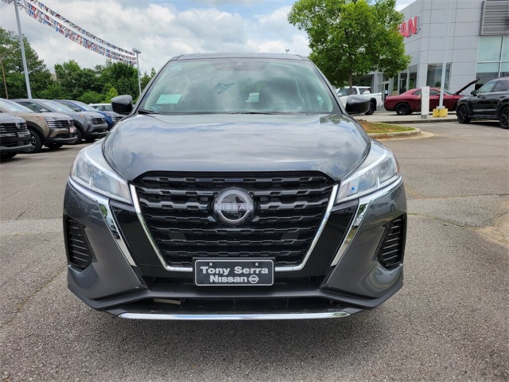 New 2025 Nissan Kicks Play S SUV