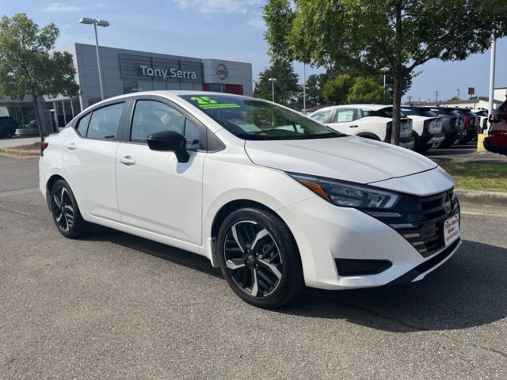 Certified 2025 Nissan Versa 1.6 SR Sedan