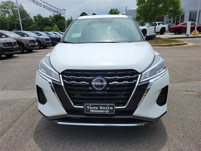 2025 Nissan Kicks Play S photo 2