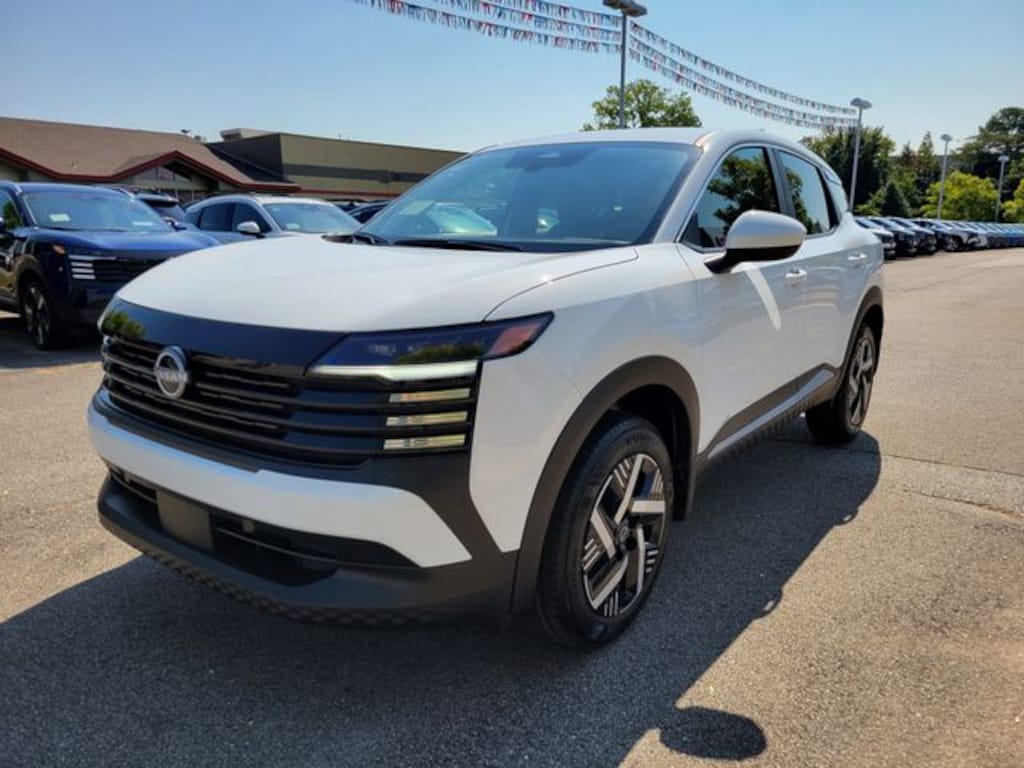 New 2025 Nissan Kicks SV SUV