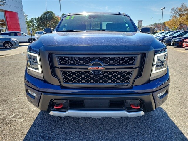 2021 Nissan Titan PRO-4X photo 2
