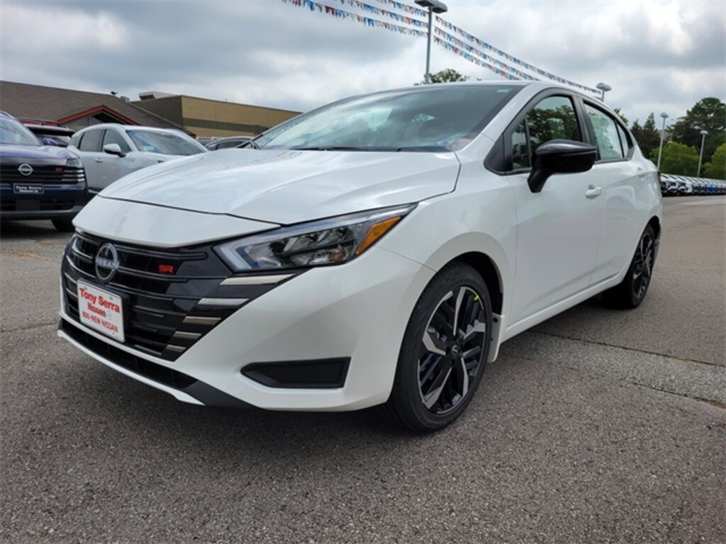 New 2025 Nissan Versa 1.6 SR Sedan