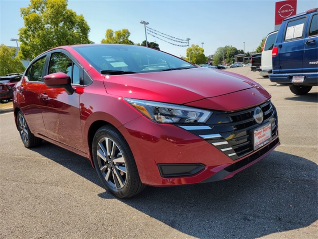 New 2025 Nissan Versa 1.6 SV Sedan