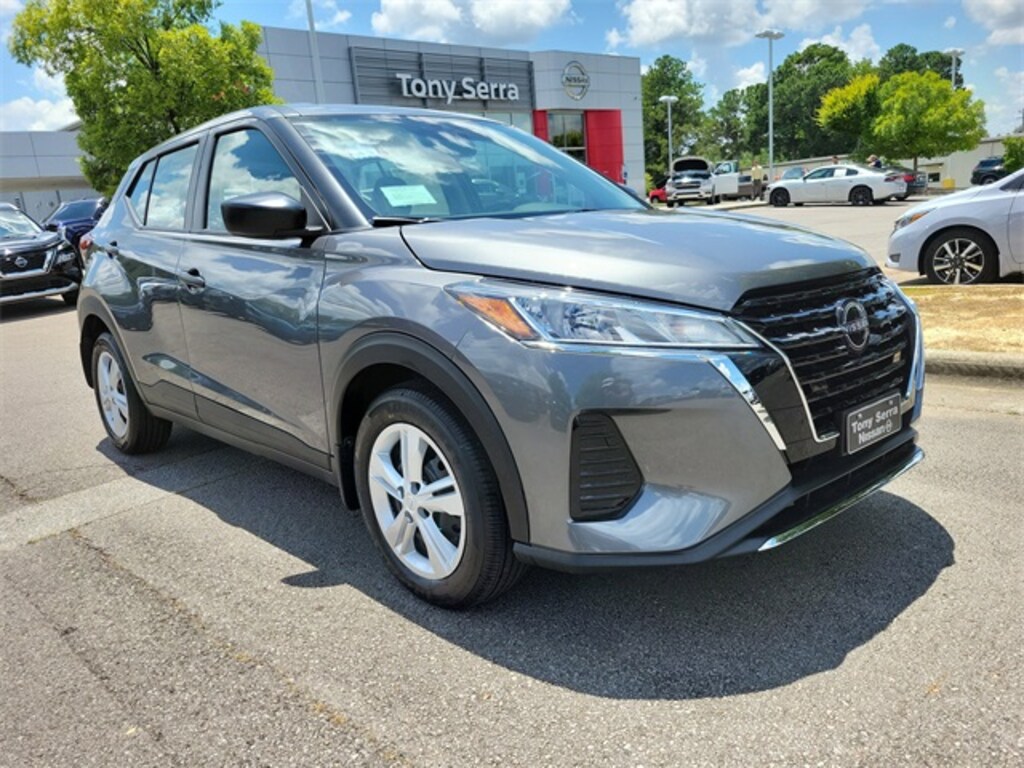 New 2025 Nissan Kicks Play S SUV